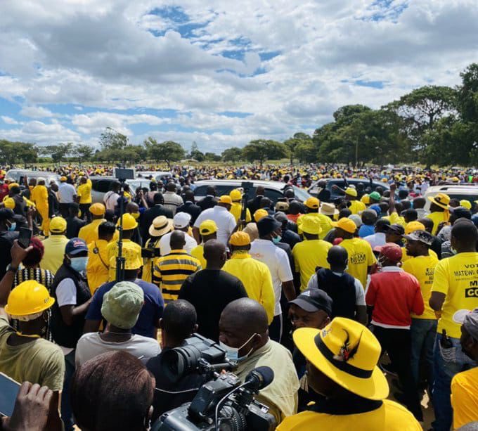 Watch CCC Female Member Confronts Police After Marondera Rally Ban