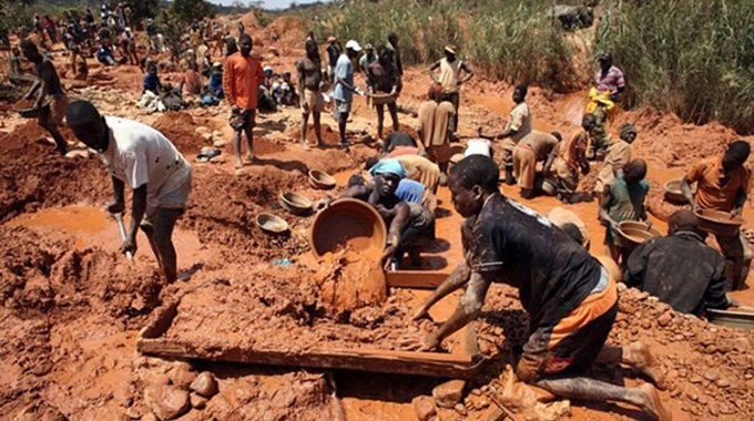 Makorokoza Illegal Gold panners