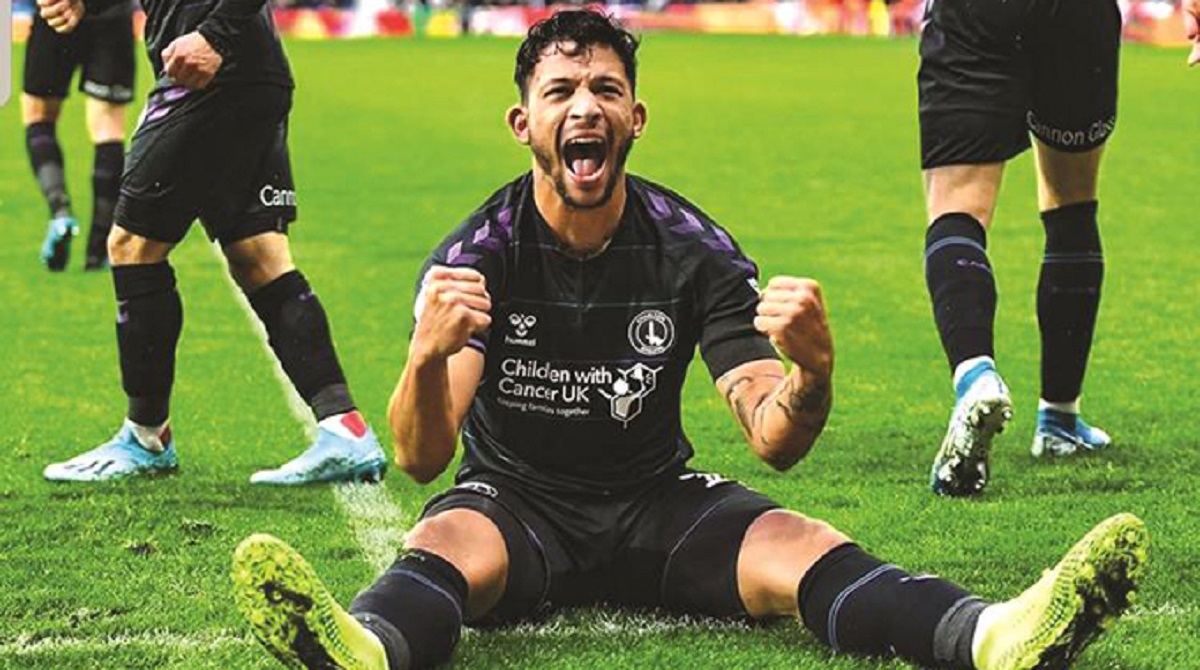 Charlton Athletics fans say Macauley Bonne is distracted by transfer reports.